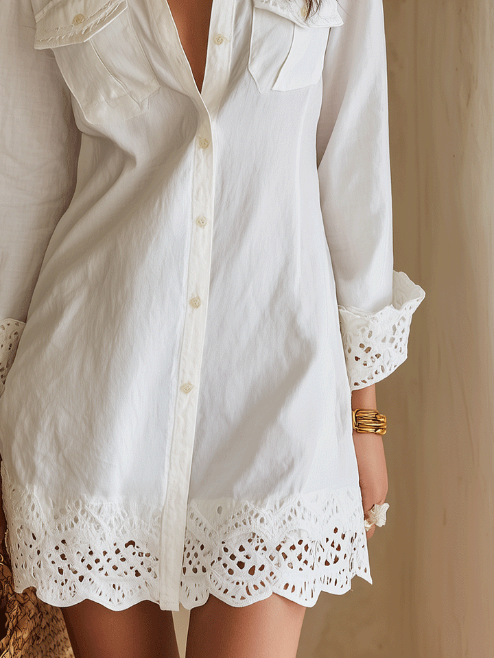 Mini-robe chemise blanche de style bohème à ourlet ajouré pour les vacances