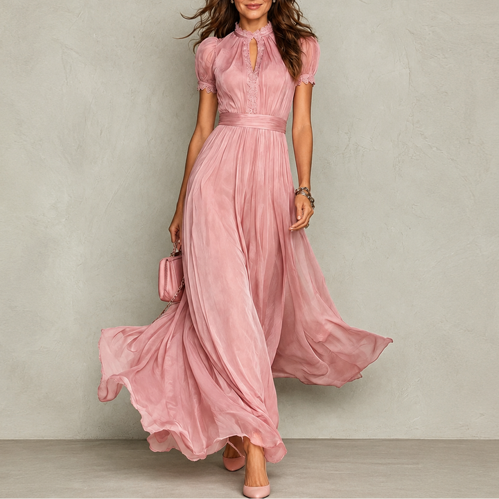 Zoey | Robe Plissée à Col Volanté