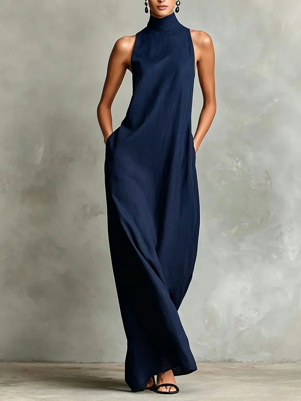 Chrissy | Robe Longue Minimaliste à Col Montant