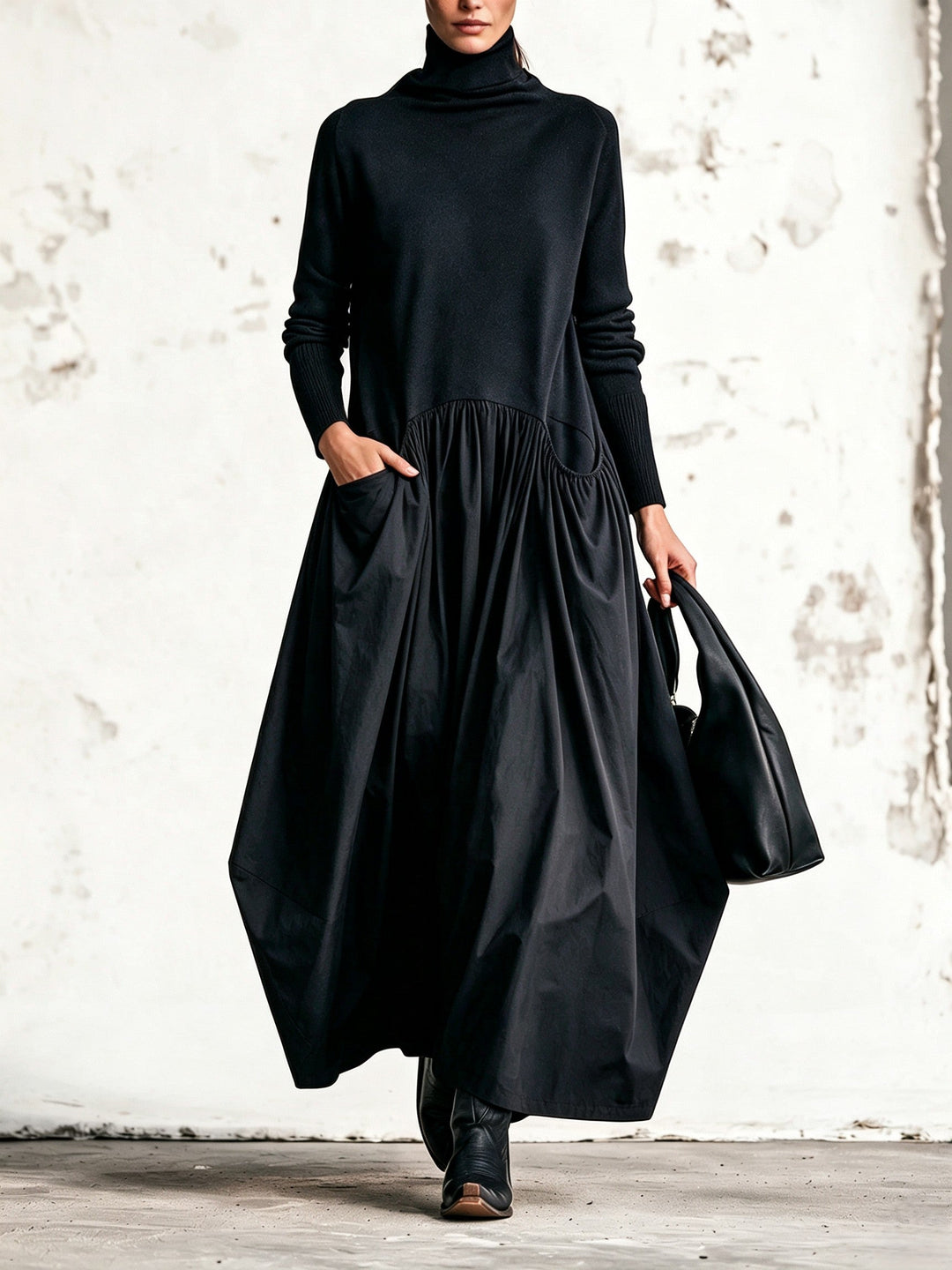 Odette | Robe Maxi Noire Oversize à Col Montant