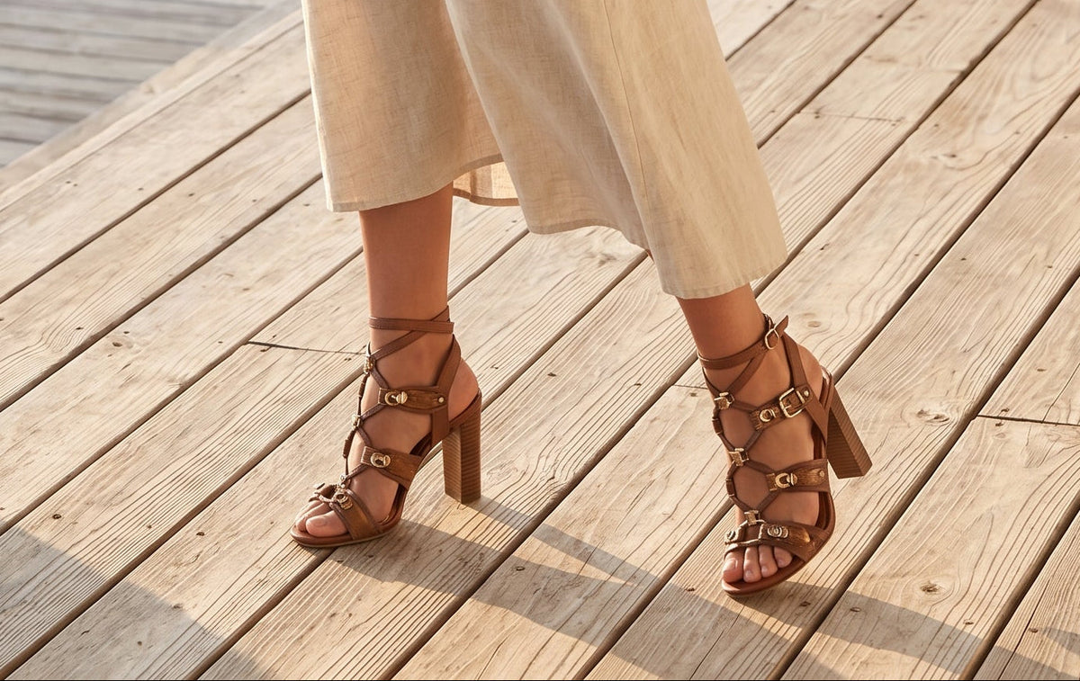 <p><strong>Maison Élise</strong></p><p>CHAUSSURES</p>